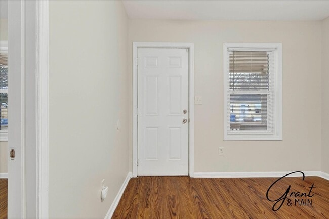 Building Photo - 3 bedroom ranch $1250