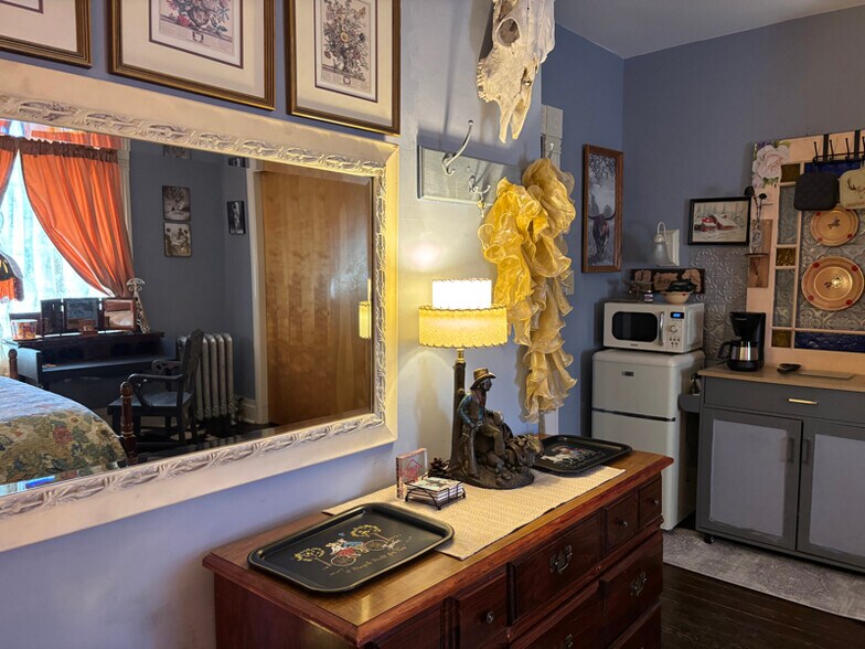 Building Photo - 425 S Washington St