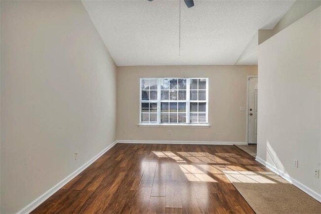 Building Photo - 202 Nell Leone Dr