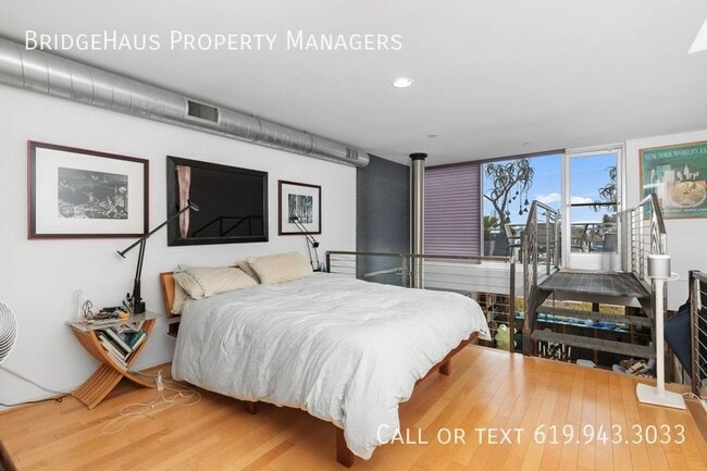 Building Photo - 3033 India St