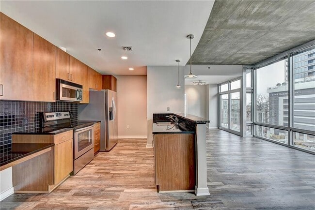 Building Photo - 923 Peachtree St NE