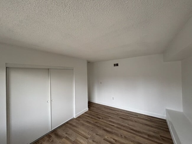 Building Photo - 1455 Laramie Ave
