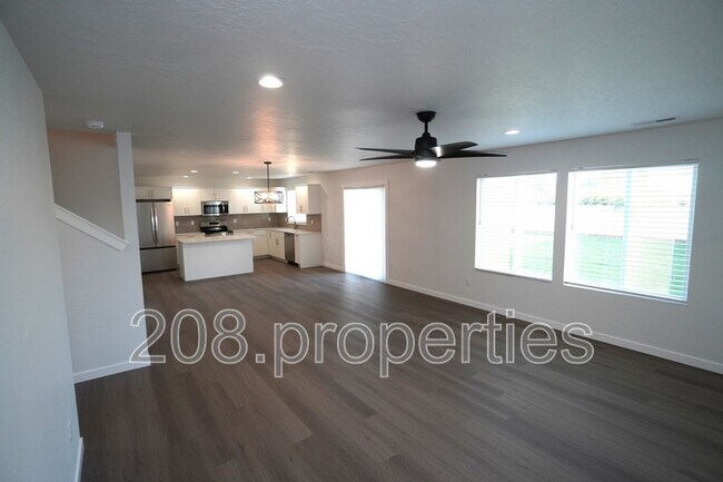 Building Photo - 5813 W Stavros St