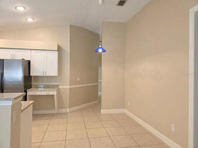 Building Photo - 9403 Larkbunting Dr