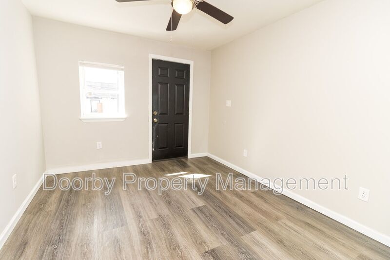 Building Photo - 207 Napier St