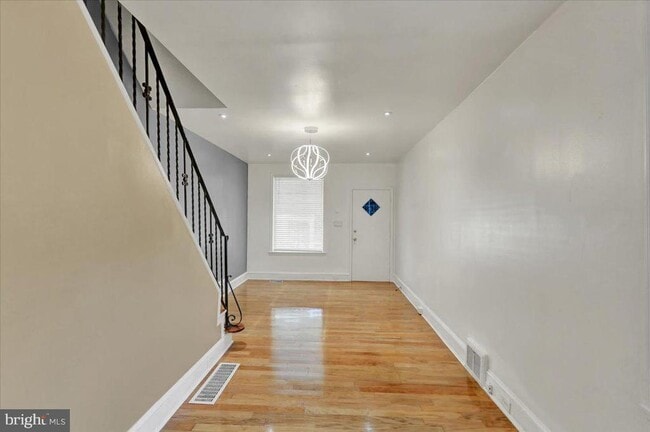 Building Photo - 614 S 18 1/2 St