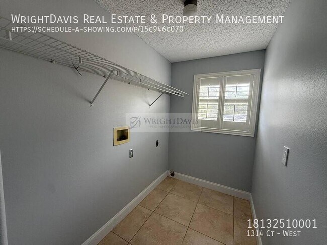 Building Photo - 1314 Ct-West