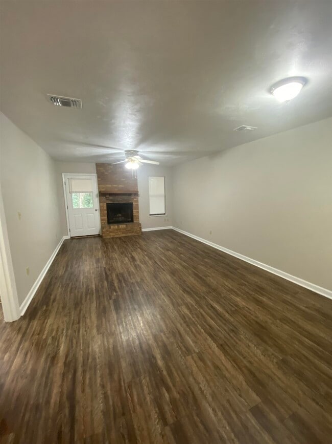 Building Photo - 2923 Woodrich Dr