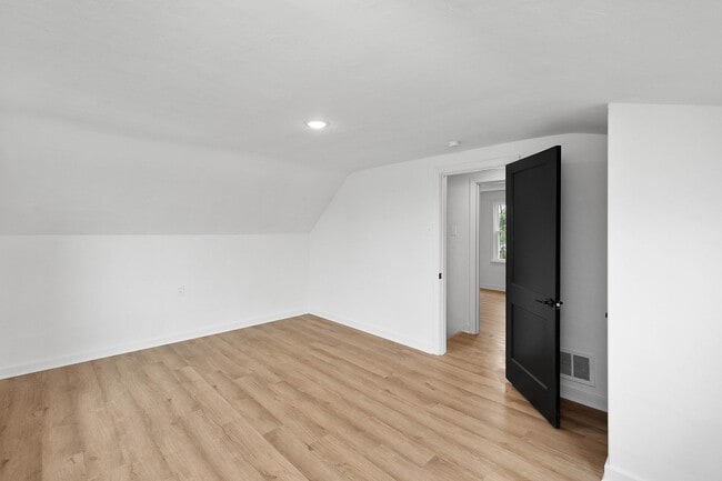 Building Photo - AVAILABLE MAY 1st!! FULLY UPDATED 3 BEDROOM IN WEST MIFFLIN!!