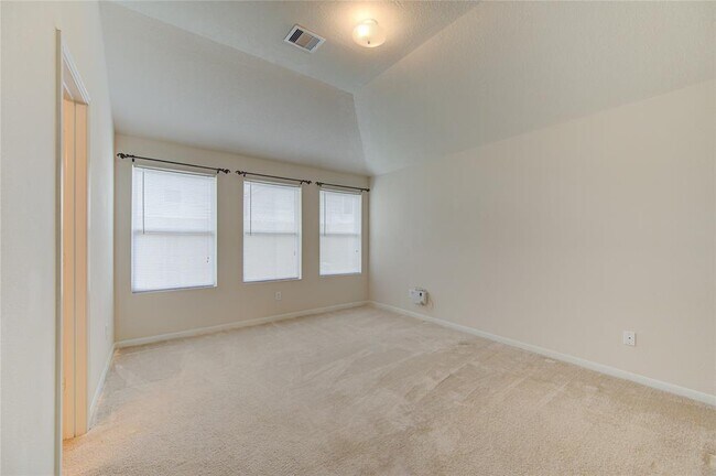 Building Photo - 3639 Barkers Crossing Ave