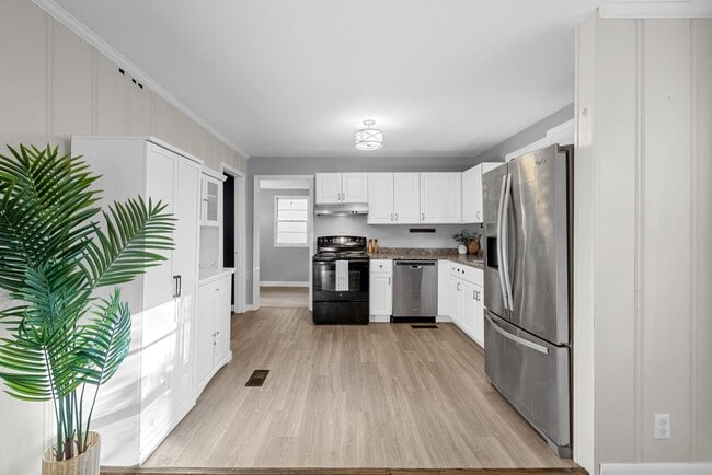 Building Photo - 102 Preston Dr