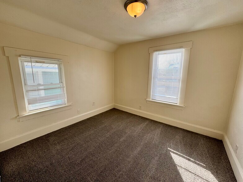 Building Photo - 2619 Clyde Pl SW