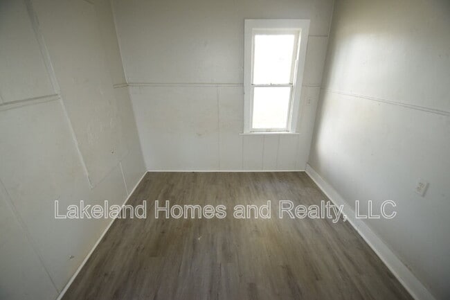 Building Photo - 4056 Orange Ave SE