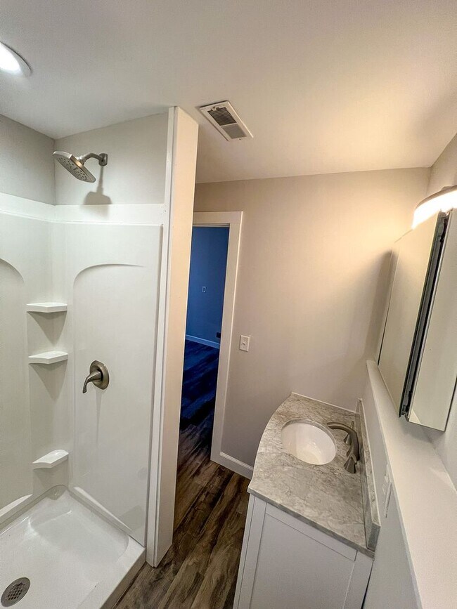 Building Photo - 2437-2439 Indianola Avenue