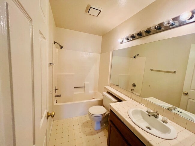 Building Photo - Two Bedroom Rental Home in Jess Ranch Avai...