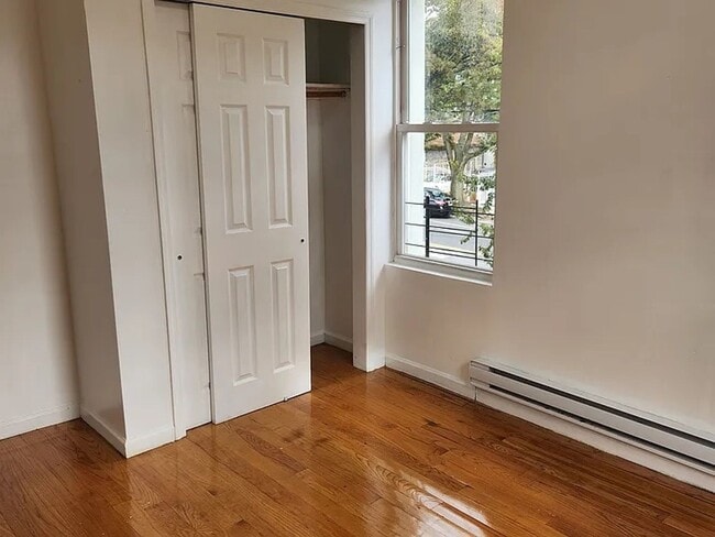 Building Photo - 3663 Bronxwood Ave