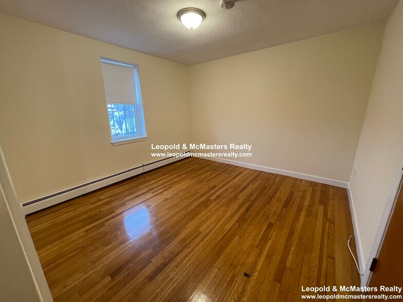 Building Photo - 144 North Beacon St