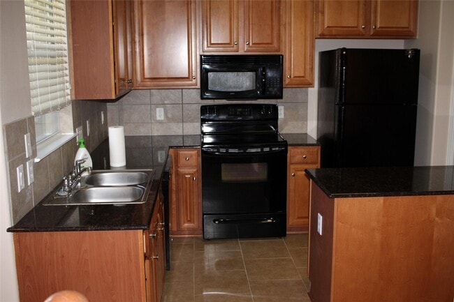 Building Photo - 919 Sterling Creek Cir