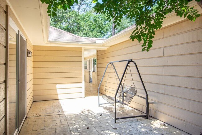 Building Photo - 354 Tealwood Dr