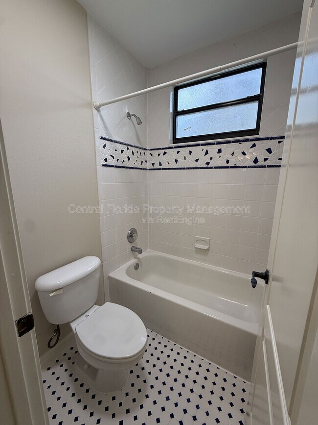 Building Photo - 708 Palenci Ct
