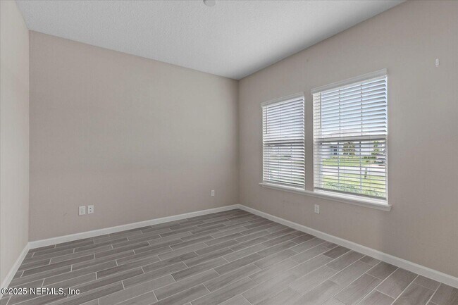 Building Photo - 1719 Amberly Dr