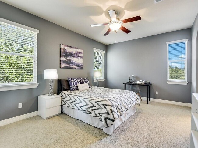 Building Photo - 207 Crosswind Ct