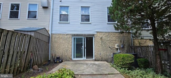 Building Photo - 15623 Plaid Dr
