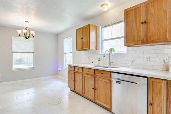 Building Photo - 4722 Windy Cypress Ct