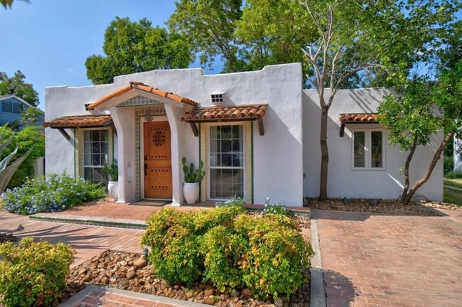 Building Photo - 409 W Water St