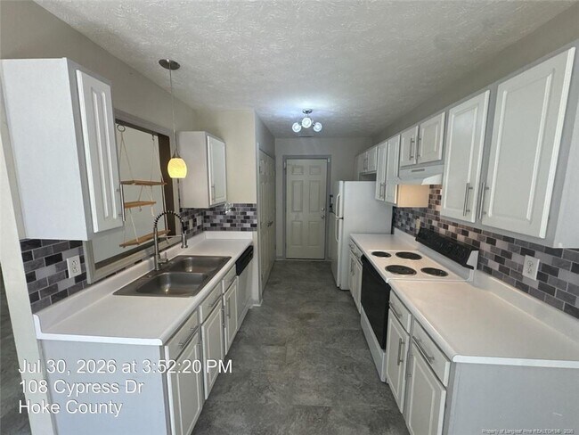 Building Photo - 108 Cypress Dr