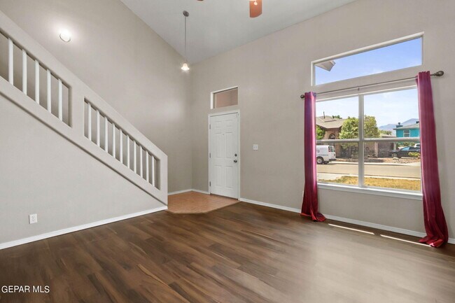 Building Photo - 10822 Elise St