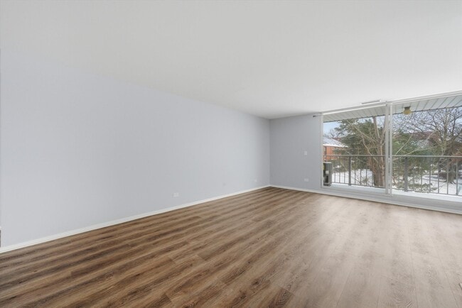 Building Photo - 4000 Triumvera Dr