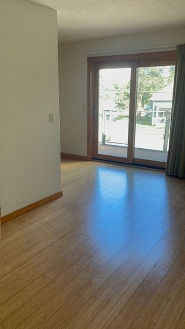 Building Photo - Modern two bedroom Condo Downtown