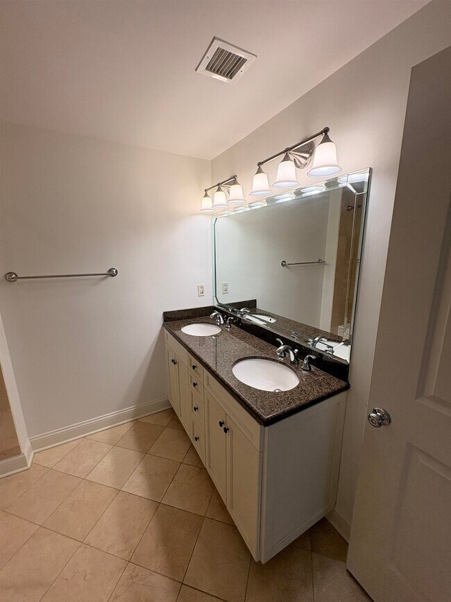 Building Photo - 127 Madison Ave