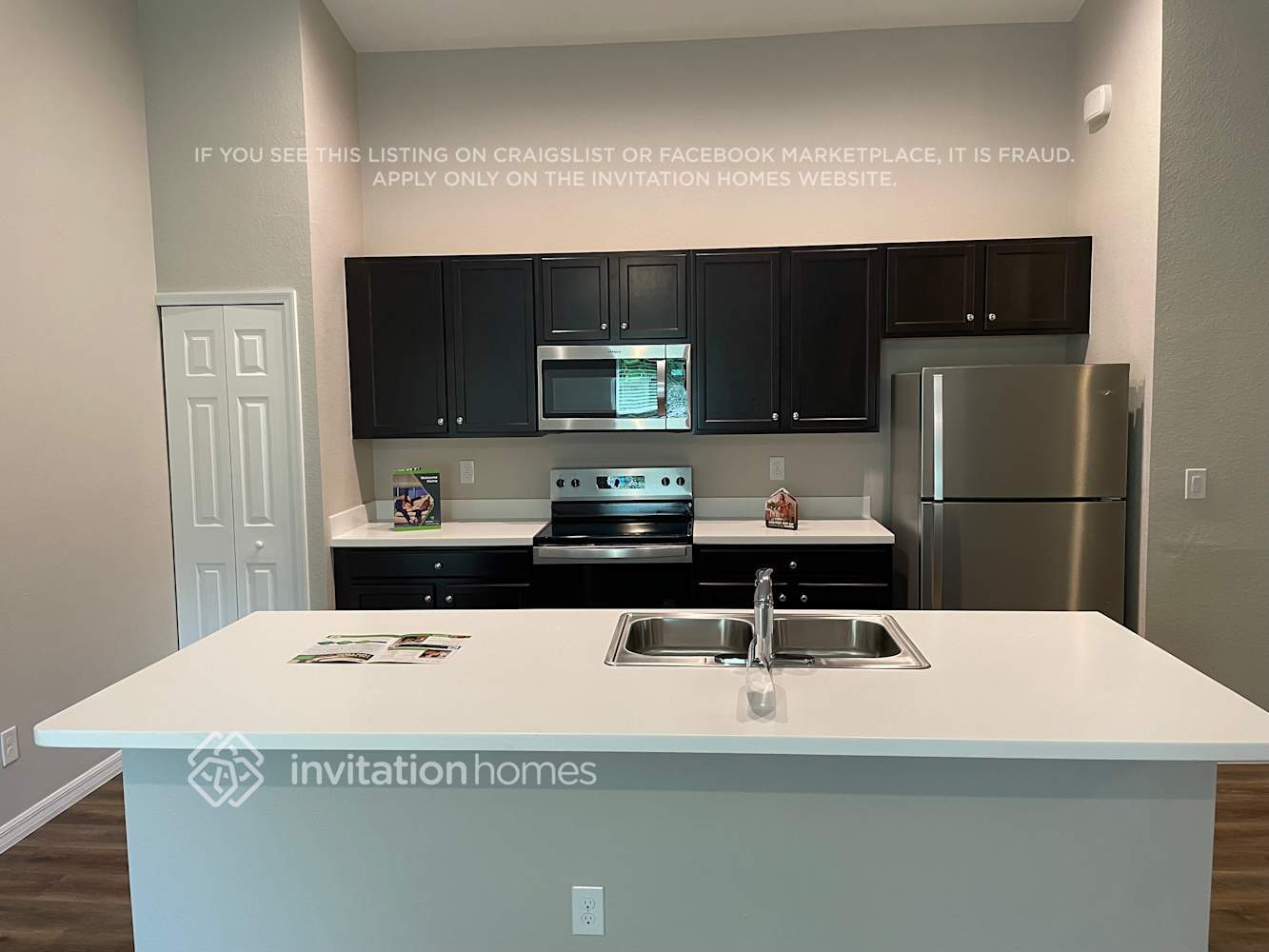 Building Photo - 236 Albatross Rd