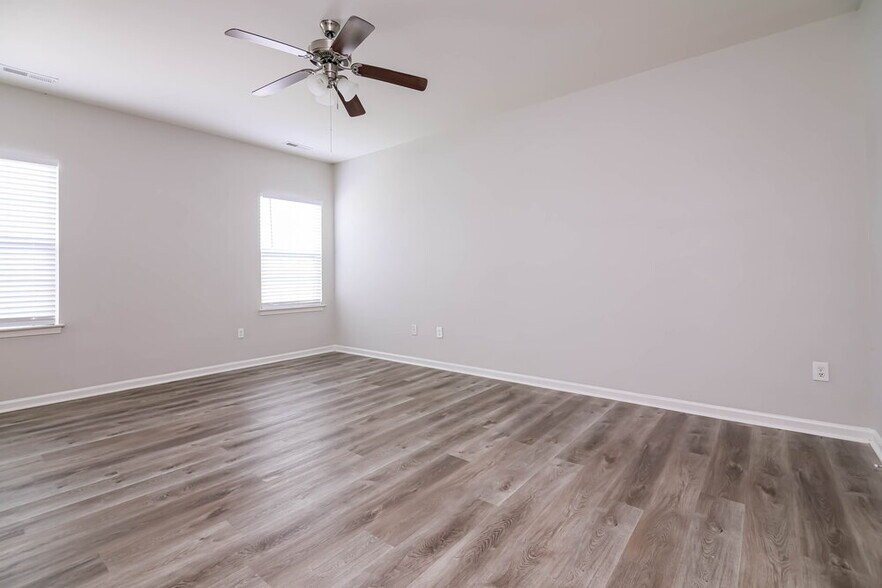 Building Photo - 36 W Painted Way