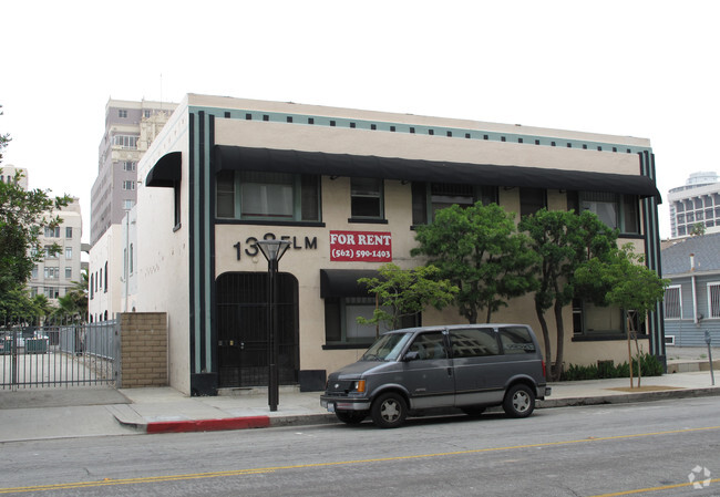 Building Photo - Elm Avenue Apartments
