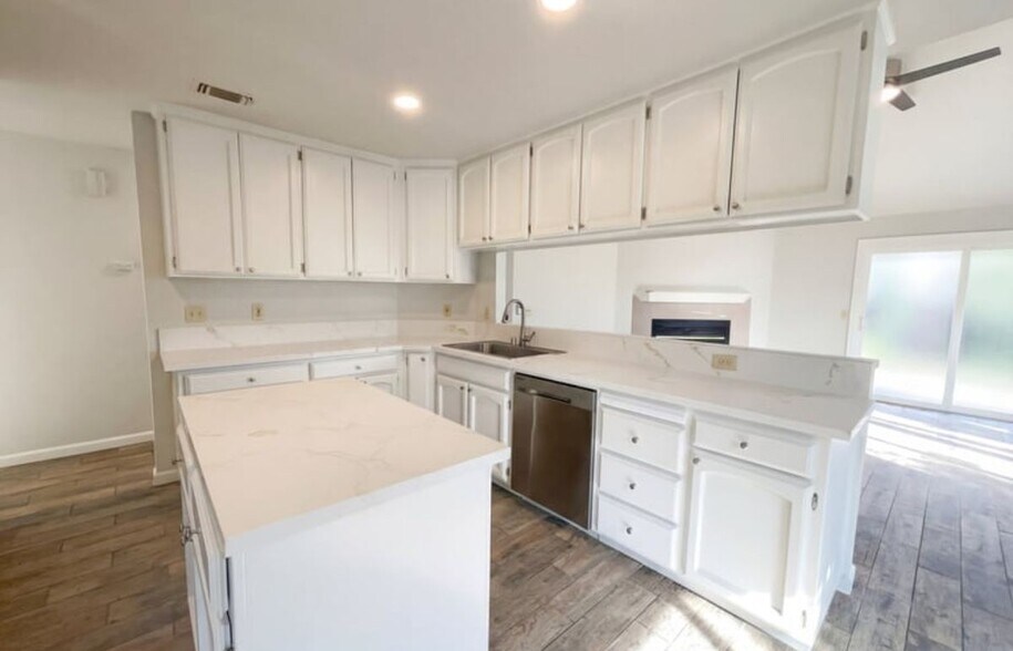 Building Photo - 4744 Ponderay Ln