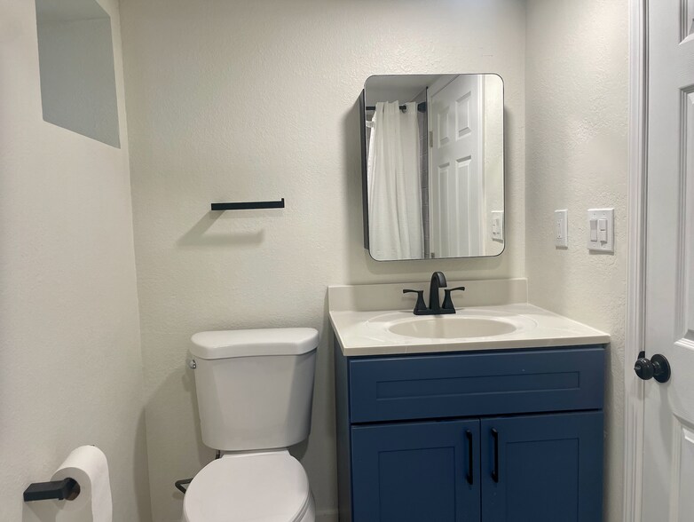 Building Photo - 846 42nd St