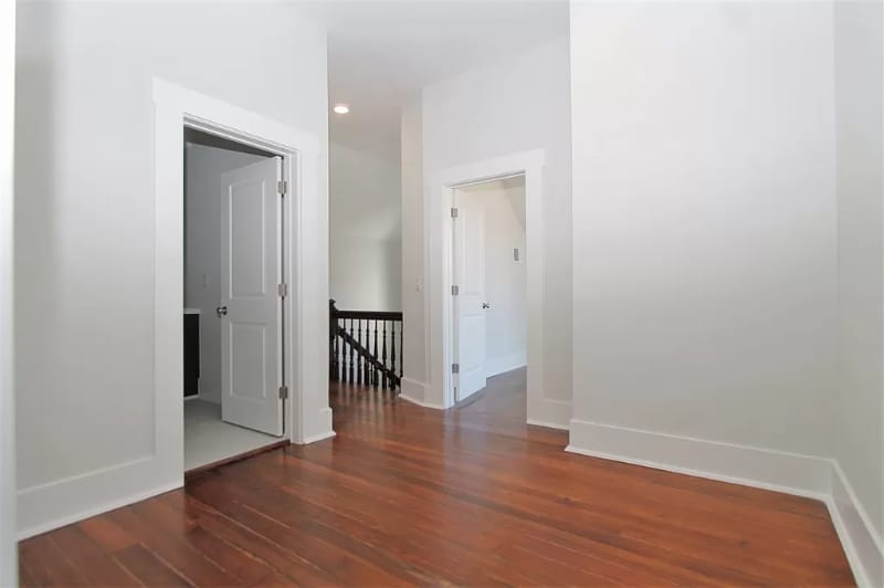 Building Photo - 164 N Clark St