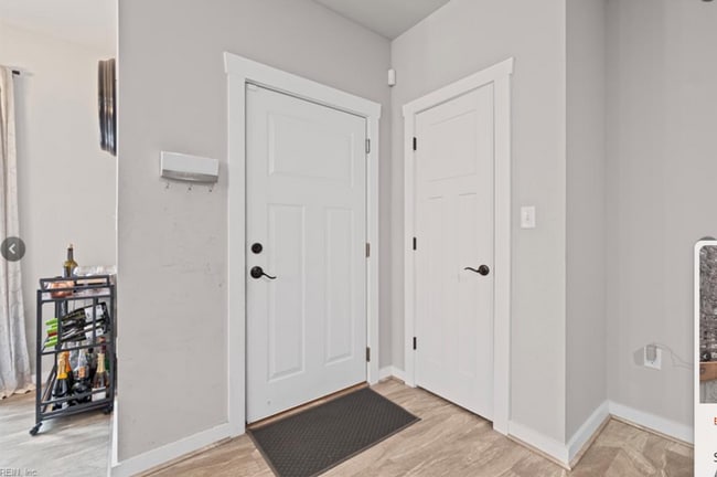 Building Photo - 2 Bed 2 Bath Condo for Rent in Norfolk!