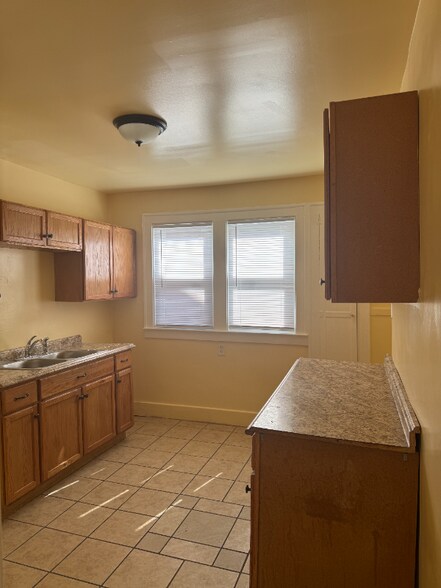 Primary Photo - 15878 Kentucky St