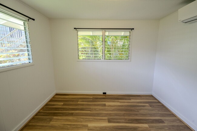 Building Photo - Welcome Home to Waimanalo!