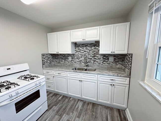 Primary Photo - 1621 Burney Ln