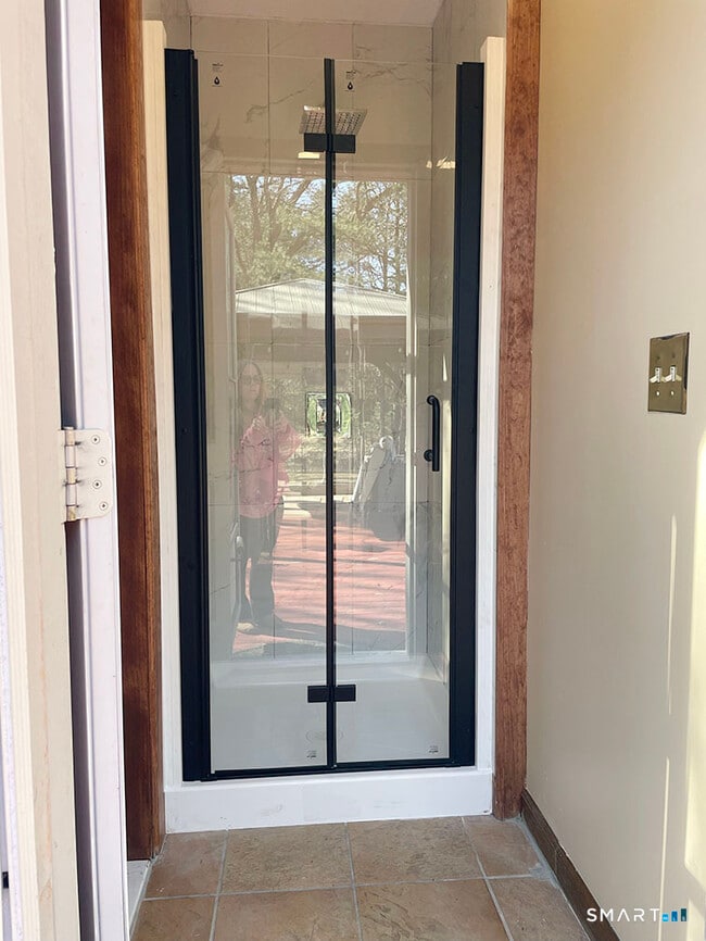 Building Photo - 121 S Main St