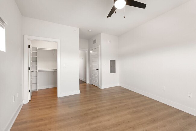 Building Photo - 2500 Longview St