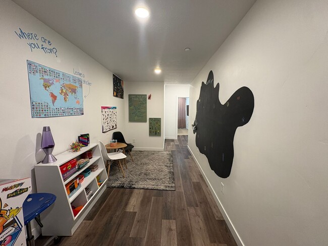 Building Photo - 380 Utah Ave