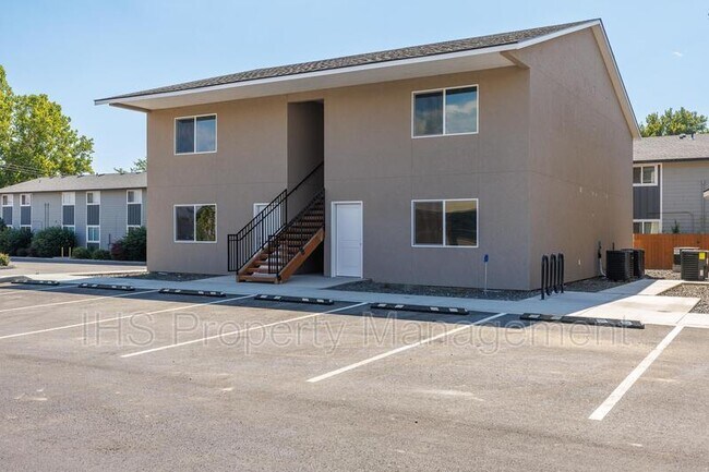Building Photo - 485 S 38th Ave