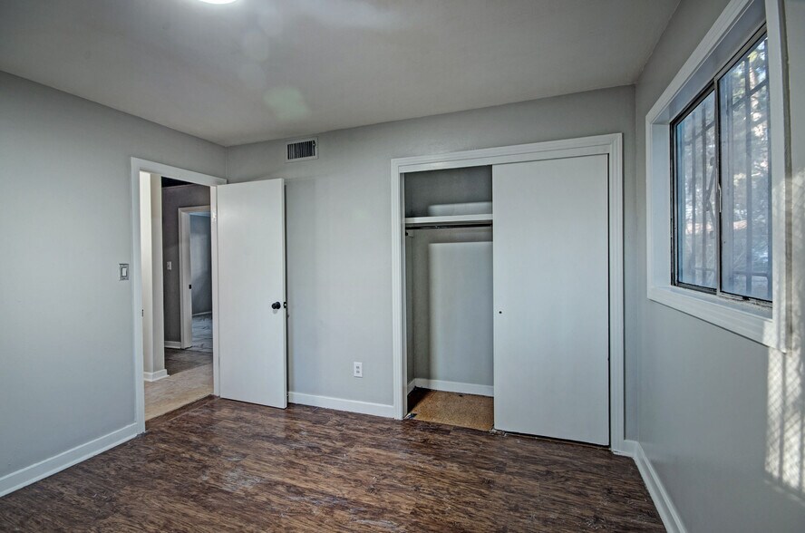 Building Photo - 351 Culley Dr