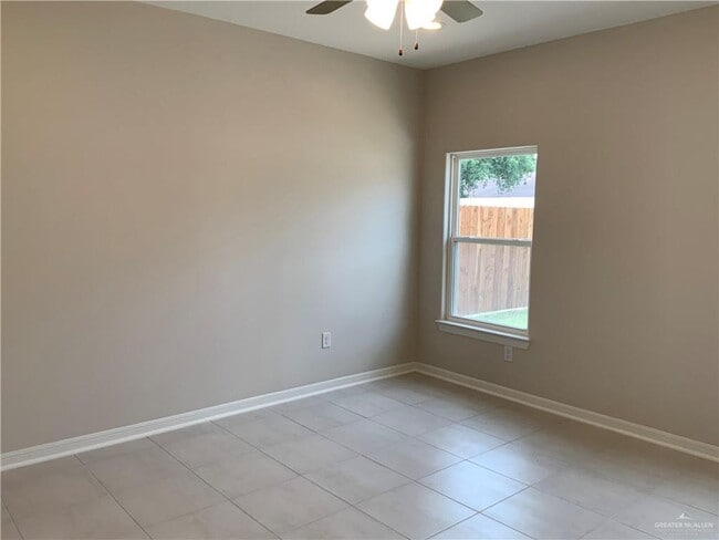 Building Photo - 27 Westway Ave